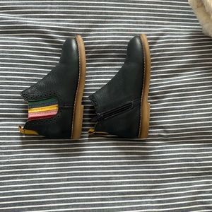 Mini Boden booties